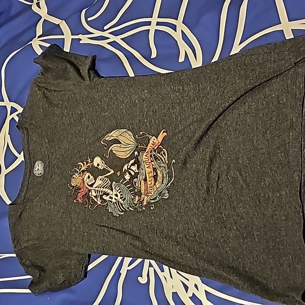 Ripleys aquarium womens shirt